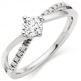 Engagement Ring made in 18k Gold ( Setting only ,choose centre stone inside ) Engagement Ring made in 18k Gold ( Setting only ,choose centre stone inside )