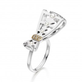Freshwater Pearl And Diamond Ring Made In 14K White Gold Freshwater Pearl And Diamond Ring Made In 14K White Gold