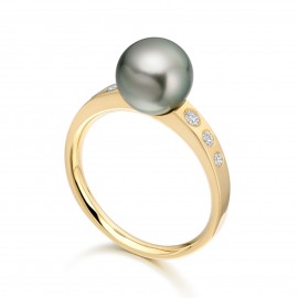 Tehitian Pearl And Diamond Ring Made In 14K Yellow Gold Tehitian Pearl And Diamond Ring Made In 14K Yellow Gold