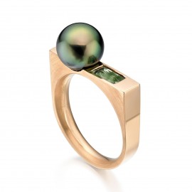 Tehitian Pearl And Green Sapphire Ring Made In 14K Yellow Gold Tehitian Pearl And Green Sapphire Ring Made In 14K Yellow Gold