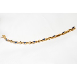 The Hugs N'Kisses Blue Sapphire And Diamond Bracelet Made in 18k White Gold ( 2.4cts Bs) The Hugs N'Kisses Blue Sapphire And Diamond Bracelet Made in 18k White Gold ( 2.4cts Bs)